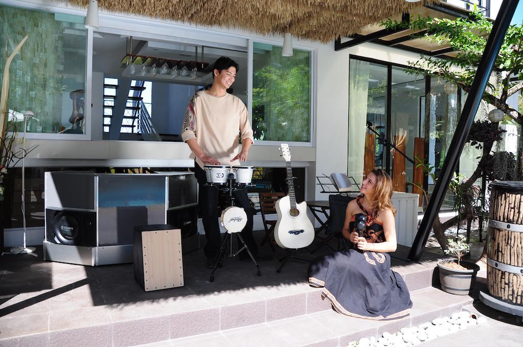 Date & Dine Resort Antipolo Ngoại thất bức ảnh