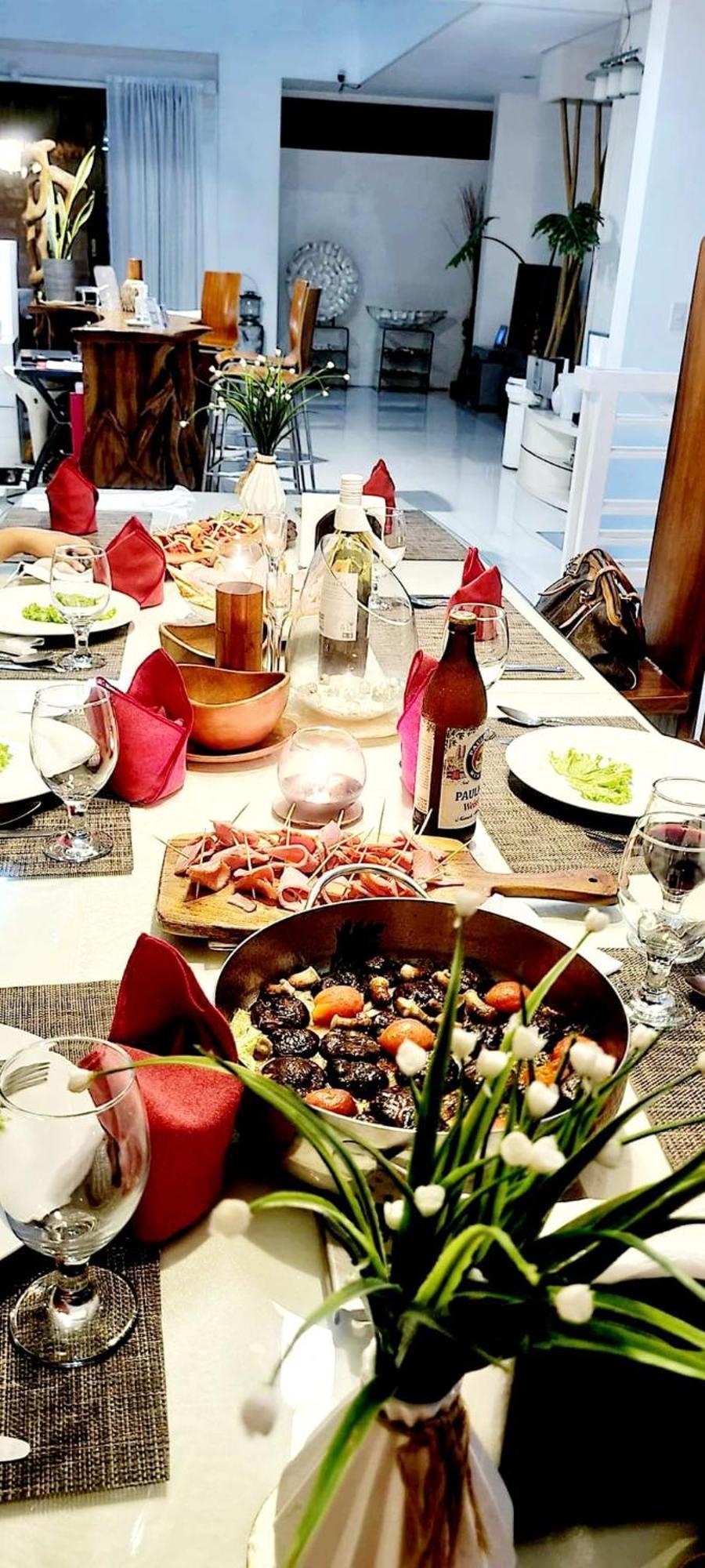 Date & Dine Resort Antipolo Ngoại thất bức ảnh