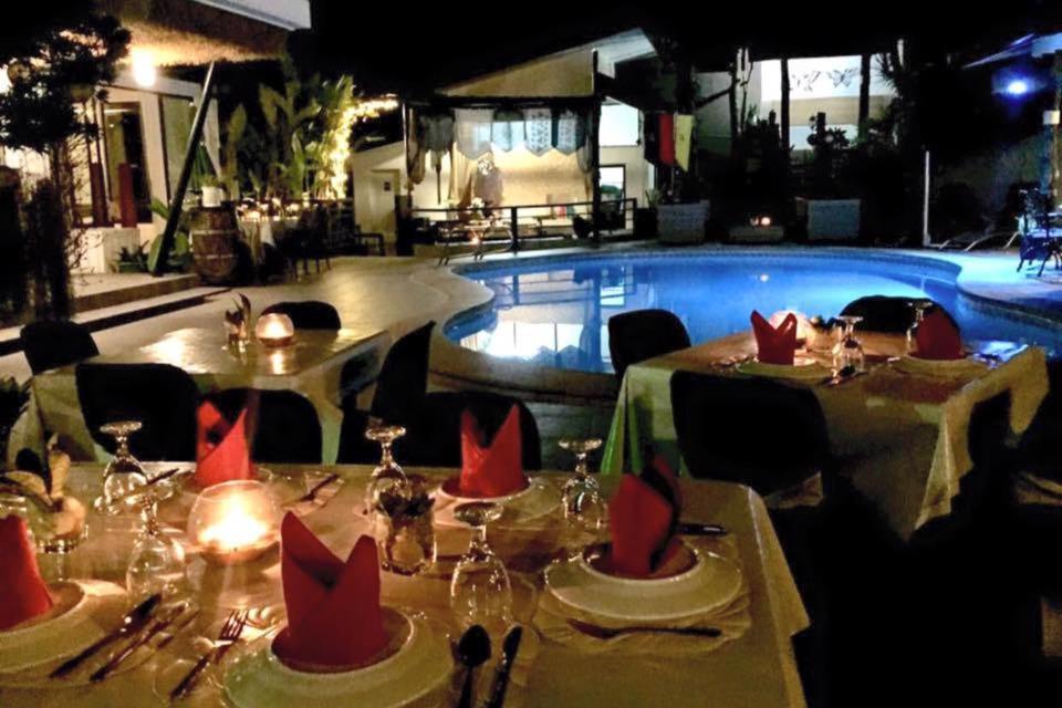 Date & Dine Resort Antipolo Ngoại thất bức ảnh