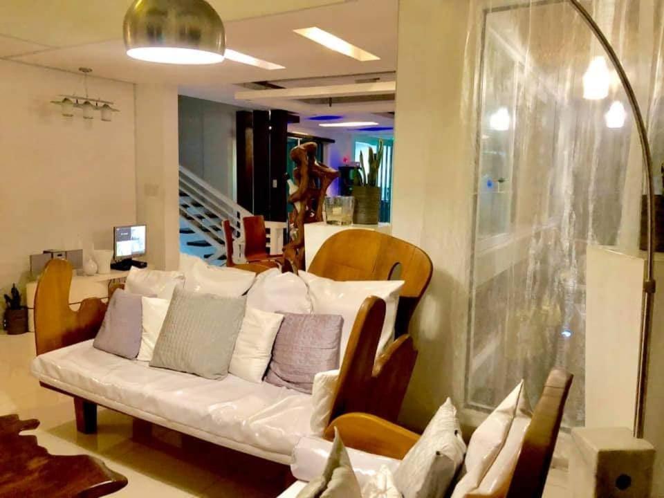 Date & Dine Resort Antipolo Ngoại thất bức ảnh