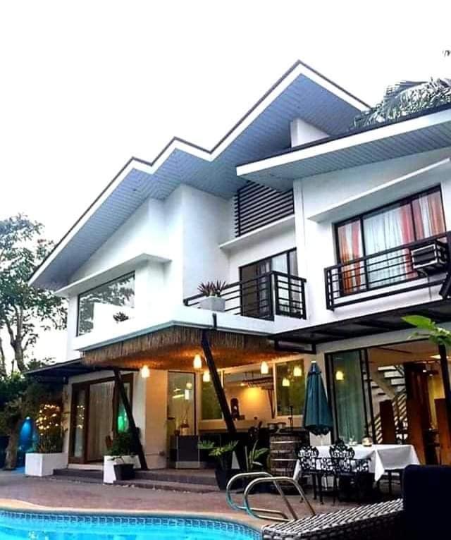 Date & Dine Resort Antipolo Ngoại thất bức ảnh