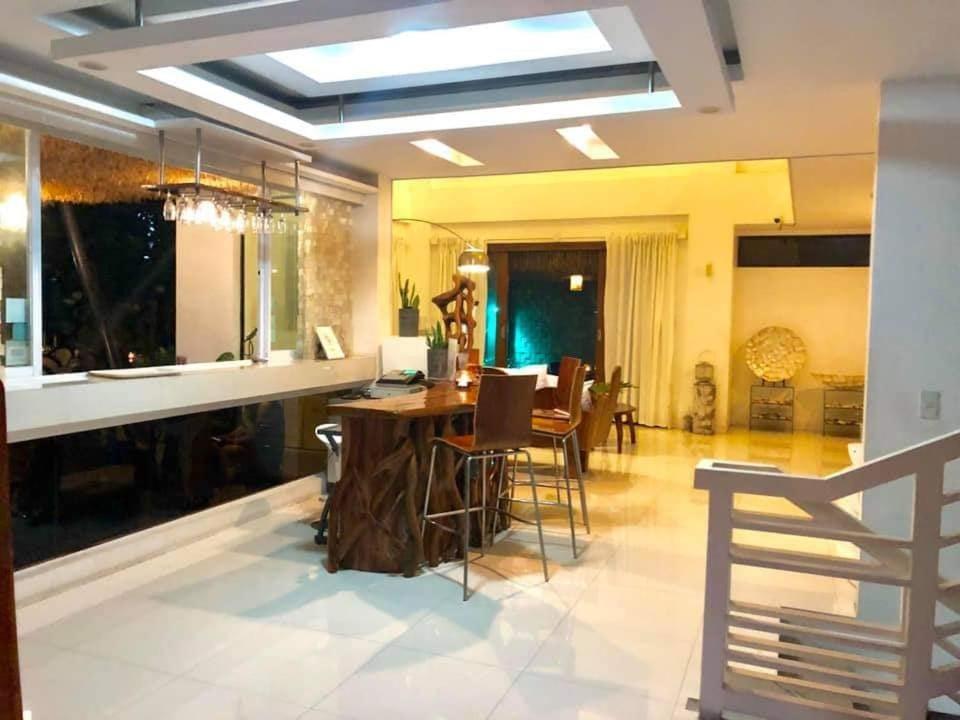 Date & Dine Resort Antipolo Ngoại thất bức ảnh